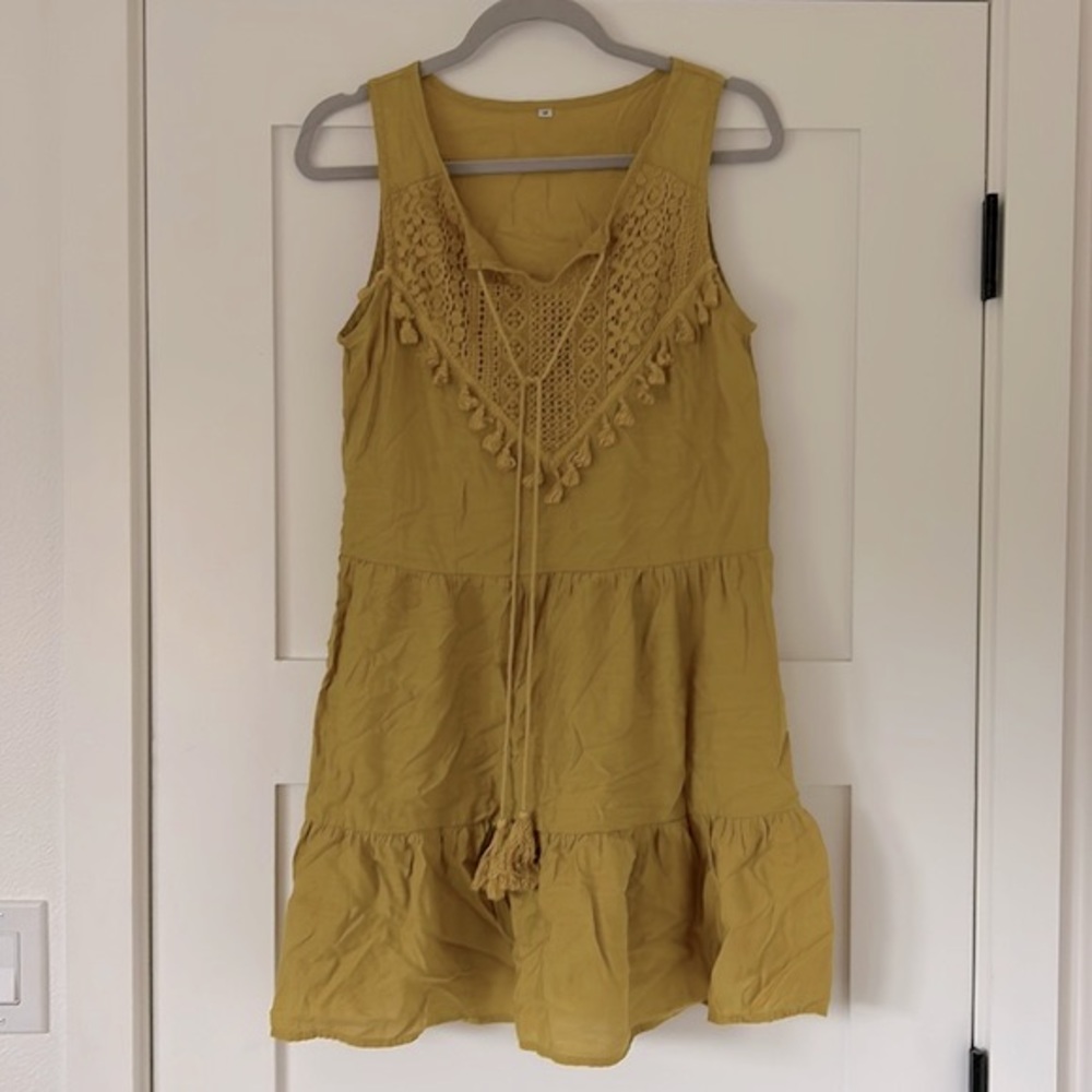 Mustard yellow tiered dress with pretty knit pattern size m